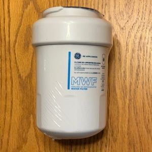 GE refrigerator filters (2)